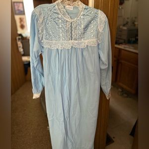 Women’s nightgown vintage